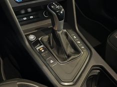 VOLKSWAGEN TIGUAN 2.0 TSI R-LINE 16V TURBO TIPTRONIC 2024/2024 GRIFFCAR MULTIMARCAS DOIS IRMÃOS / Carros no Vale