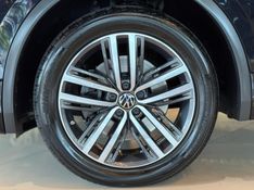 VOLKSWAGEN TIGUAN 2.0 TSI R-LINE 16V TURBO TIPTRONIC 2024/2024 GRIFFCAR MULTIMARCAS DOIS IRMÃOS / Carros no Vale