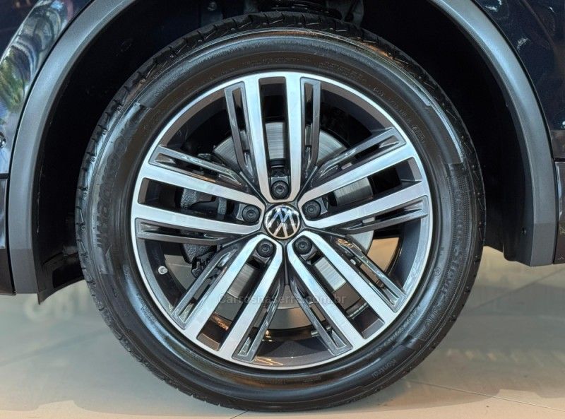 VOLKSWAGEN TIGUAN 2.0 TSI R-LINE 16V TURBO TIPTRONIC 2024/2024 GRIFFCAR MULTIMARCAS DOIS IRMÃOS / Carros no Vale