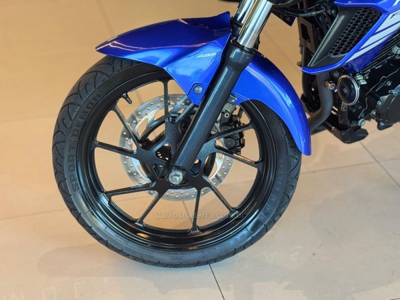 YAMAHA FAZER FZ25 2023/2023 GRIFFCAR MULTIMARCAS DOIS IRMÃOS / Carros no Vale