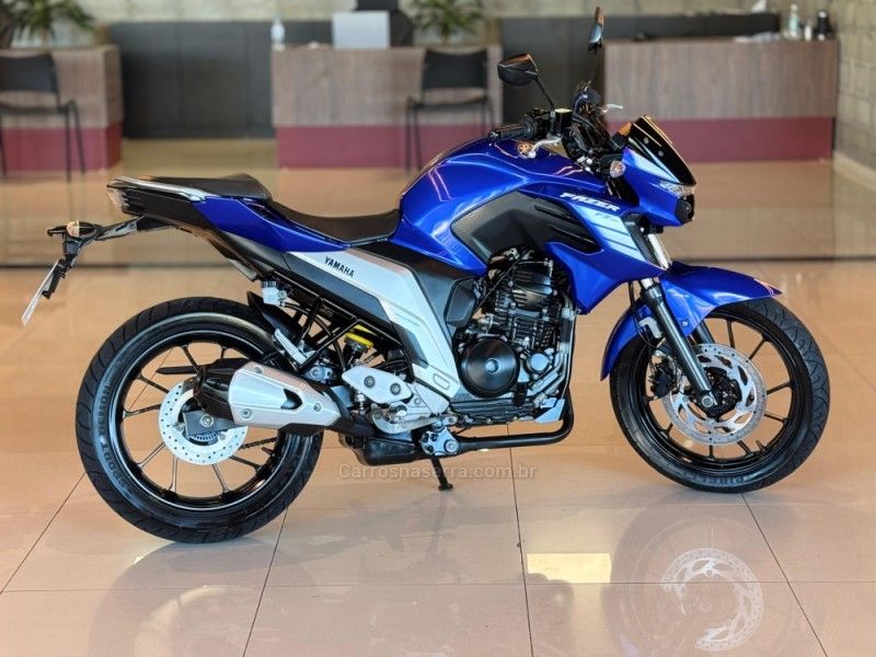YAMAHA FAZER FZ25 2023/2023 GRIFFCAR MULTIMARCAS DOIS IRMÃOS / Carros no Vale