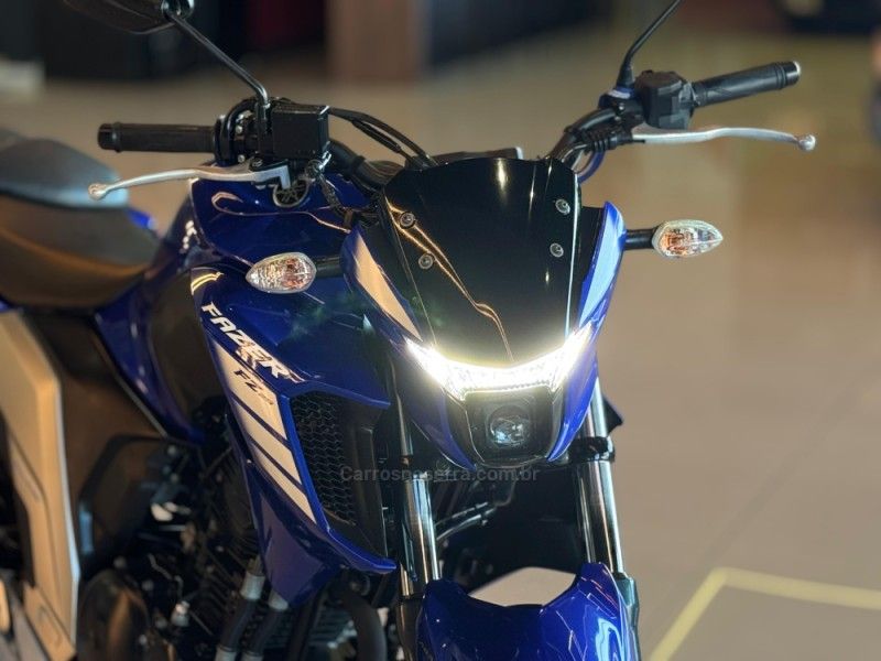 YAMAHA FAZER FZ25 2023/2023 GRIFFCAR MULTIMARCAS DOIS IRMÃOS / Carros no Vale
