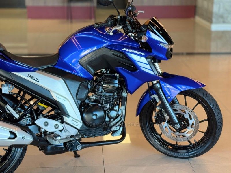 YAMAHA FAZER FZ25 2023/2023 GRIFFCAR MULTIMARCAS DOIS IRMÃOS / Carros no Vale