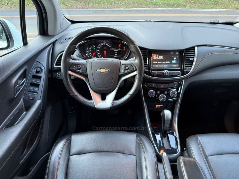CHEVROLET TRACKER 1.4 16V PREMIER TURBO 2018/2018 KASPER VEÍCULOS DOIS IRMÃOS / Carros no Vale