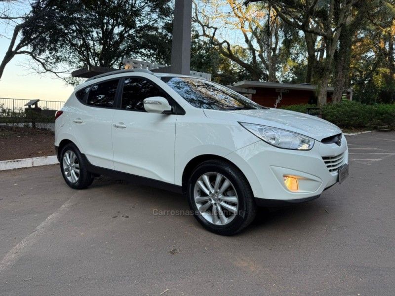 HYUNDAI IX35 2.0 MPI 4X2 16V 2012/2013 KASPER VEÍCULOS DOIS IRMÃOS / Carros no Vale