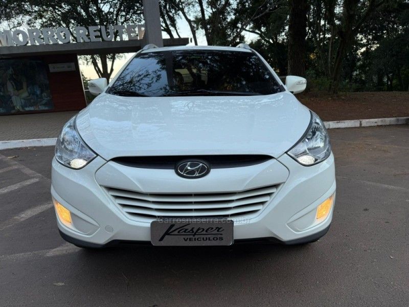 HYUNDAI IX35 2.0 MPI 4X2 16V 2012/2013 KASPER VEÍCULOS DOIS IRMÃOS / Carros no Vale