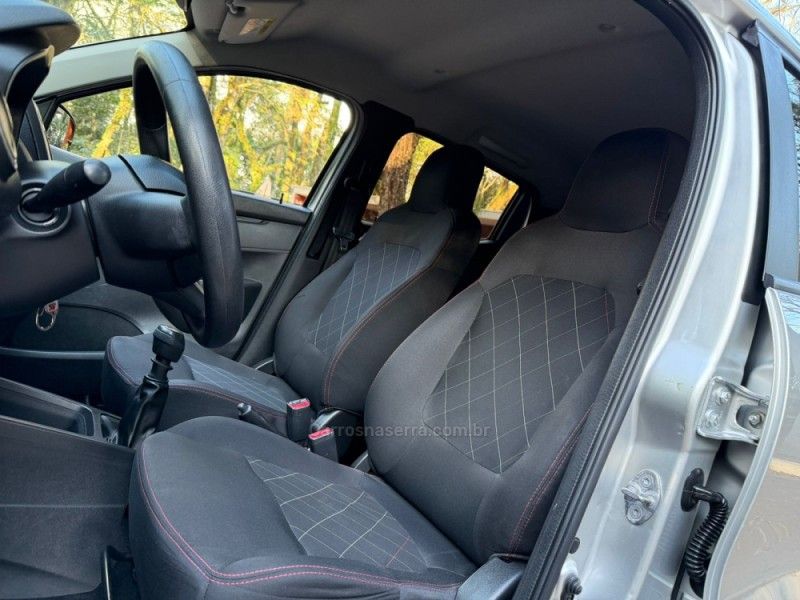 RENAULT KWID 1.0 12V SCE ZEN 2018/2019 KASPER VEÍCULOS DOIS IRMÃOS / Carros no Vale
