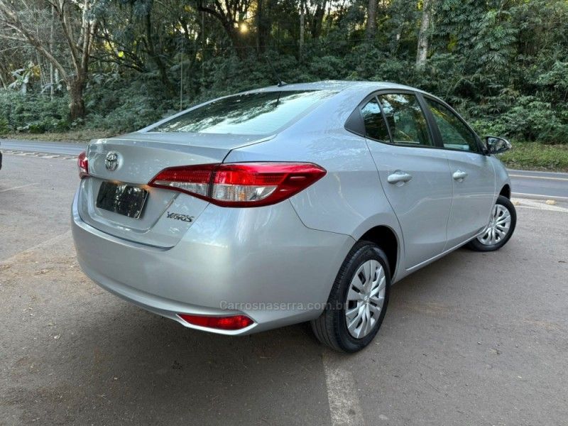 TOYOTA YARIS 1.5 XL PLUS CONNECT 16V 2024/2024 KASPER VEÍCULOS DOIS IRMÃOS / Carros no Vale