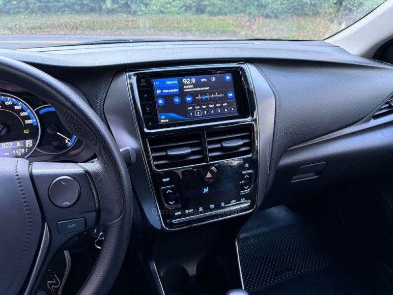 TOYOTA YARIS 1.5 XL PLUS CONNECT 16V 2024/2024 KASPER VEÍCULOS DOIS IRMÃOS / Carros no Vale