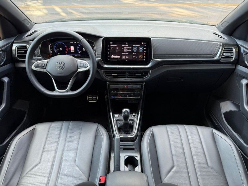 VOLKSWAGEN T-CROSS 1.4 HIGHLINE TSI 16V 2024/2025 KASPER VEÍCULOS DOIS IRMÃOS / Carros no Vale