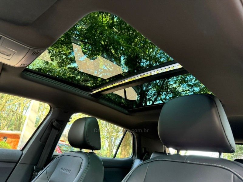 VOLKSWAGEN T-CROSS 1.4 HIGHLINE TSI 16V 2024/2025 KASPER VEÍCULOS DOIS IRMÃOS / Carros no Vale