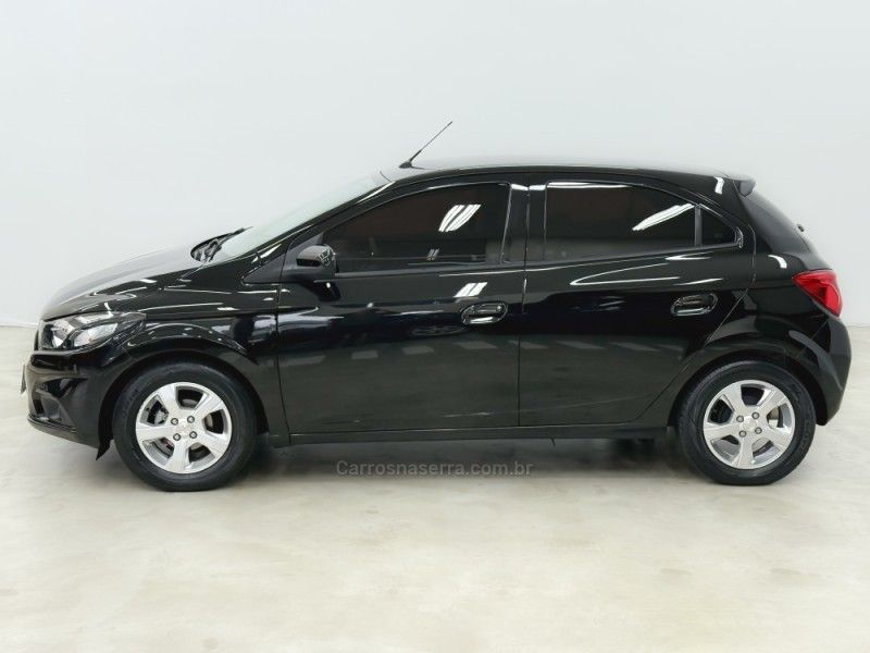 CHEVROLET ONIX 1.4 MPFI LT 8V 2018/2019 FOCAR VEÍCULOS CAXIAS DO SUL / Carros no Vale