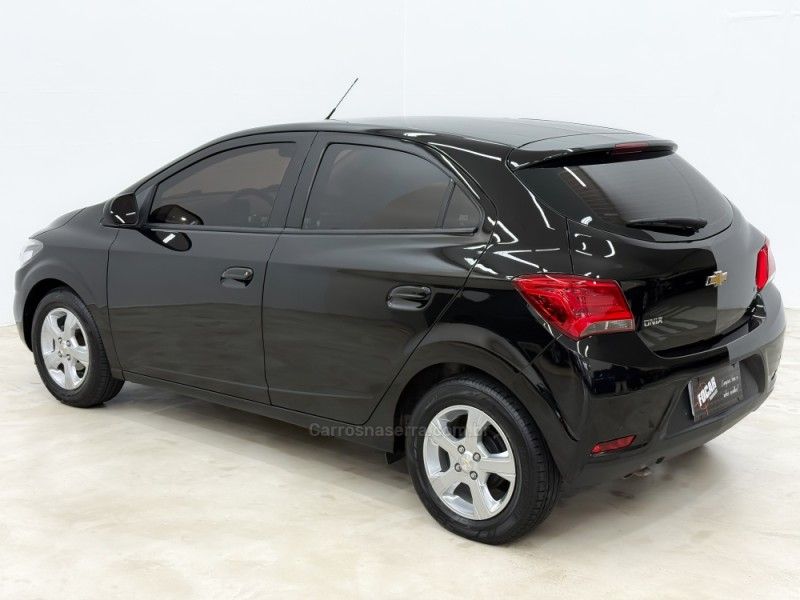 CHEVROLET ONIX 1.4 MPFI LT 8V 2018/2019 FOCAR VEÍCULOS CAXIAS DO SUL / Carros no Vale