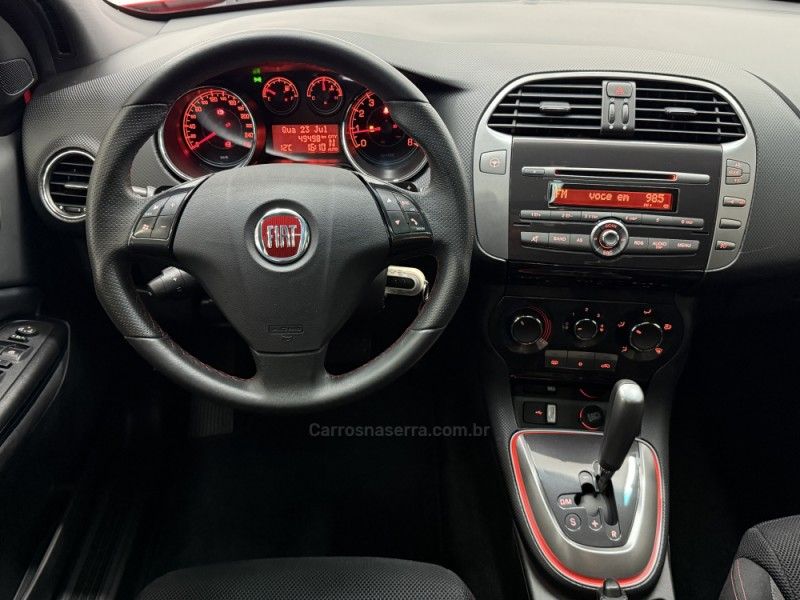 FIAT BRAVO 1.8 SPORTING 16V AUTOMATIZADO 2013/2014 FOCAR VEÍCULOS CAXIAS DO SUL / Carros no Vale