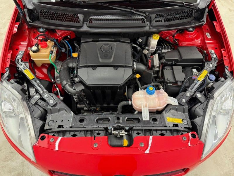 FIAT BRAVO 1.8 SPORTING 16V AUTOMATIZADO 2013/2014 FOCAR VEÍCULOS CAXIAS DO SUL / Carros no Vale