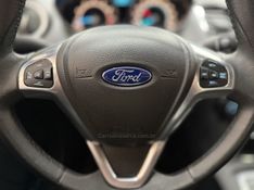 FORD FIESTA 1.6 TITANIUM HATCH 16V 2014/2015 FOCAR VEÍCULOS CAXIAS DO SUL / Carros no Vale