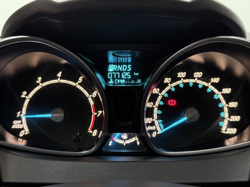 FORD FIESTA 1.6 TITANIUM HATCH 16V 2014/2015 FOCAR VEÍCULOS CAXIAS DO SUL / Carros no Vale