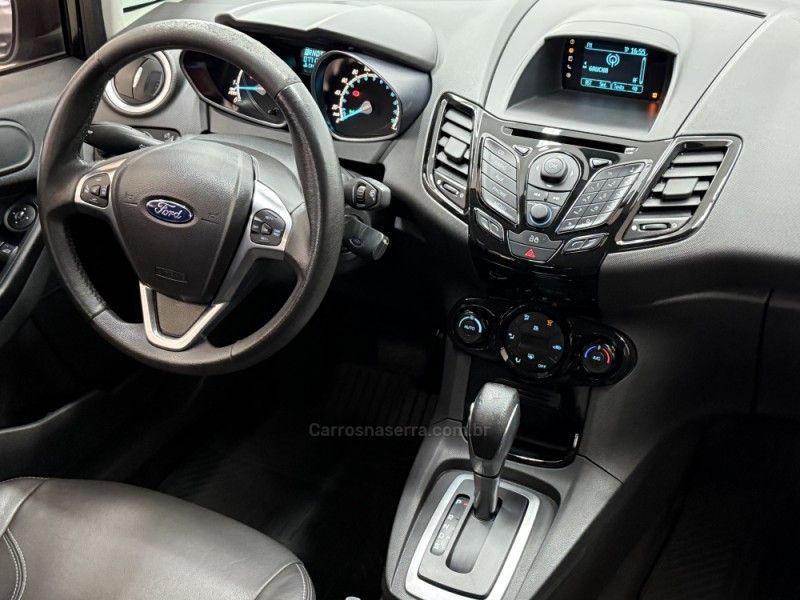FORD FIESTA 1.6 TITANIUM HATCH 16V 2014/2015 FOCAR VEÍCULOS CAXIAS DO SUL / Carros no Vale