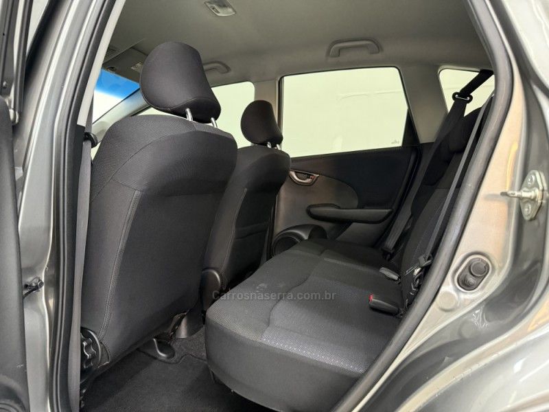 HONDA FIT 1.4 LXL 16V 2011/2012 FOCAR VEÍCULOS CAXIAS DO SUL / Carros no Vale