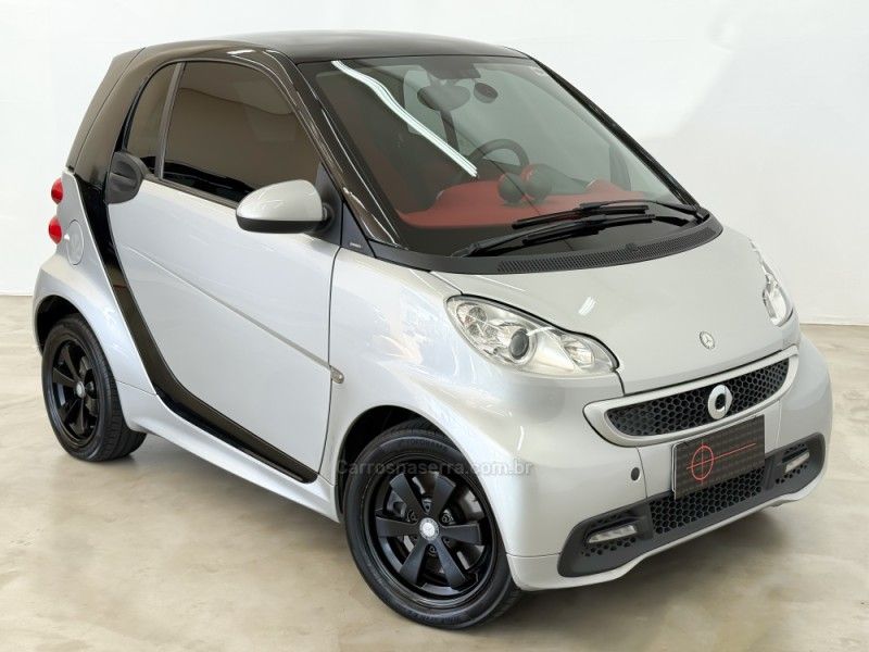 SMART FORTWO 1.0 PASSION COUPÉ 3 CILINDROS 12V 2012/2013 FOCAR VEÍCULOS CAXIAS DO SUL / Carros no Vale