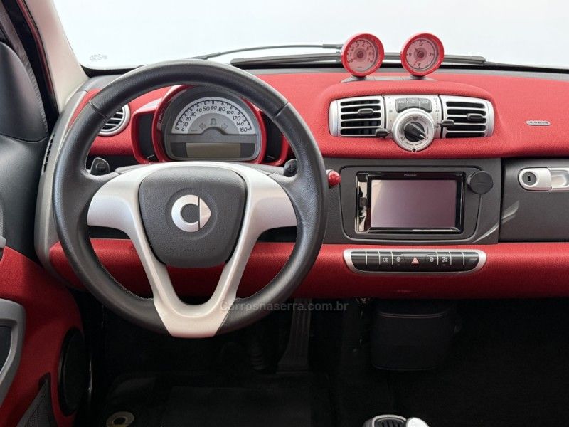 SMART FORTWO 1.0 PASSION COUPÉ 3 CILINDROS 12V 2012/2013 FOCAR VEÍCULOS CAXIAS DO SUL / Carros no Vale