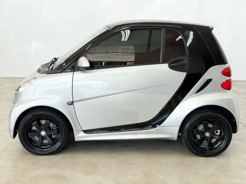 SMART FORTWO 1.0 PASSION COUPÉ 3 CILINDROS 12V 2012/2013 FOCAR VEÍCULOS CAXIAS DO SUL / Carros no Vale