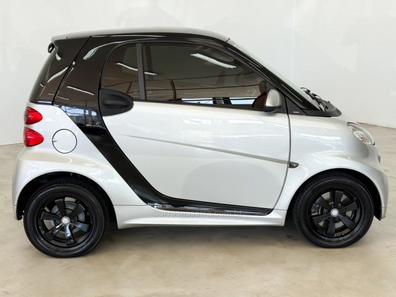 SMART FORTWO 1.0 PASSION COUPÉ 3 CILINDROS 12V 2012/2013 FOCAR VEÍCULOS CAXIAS DO SUL / Carros no Vale