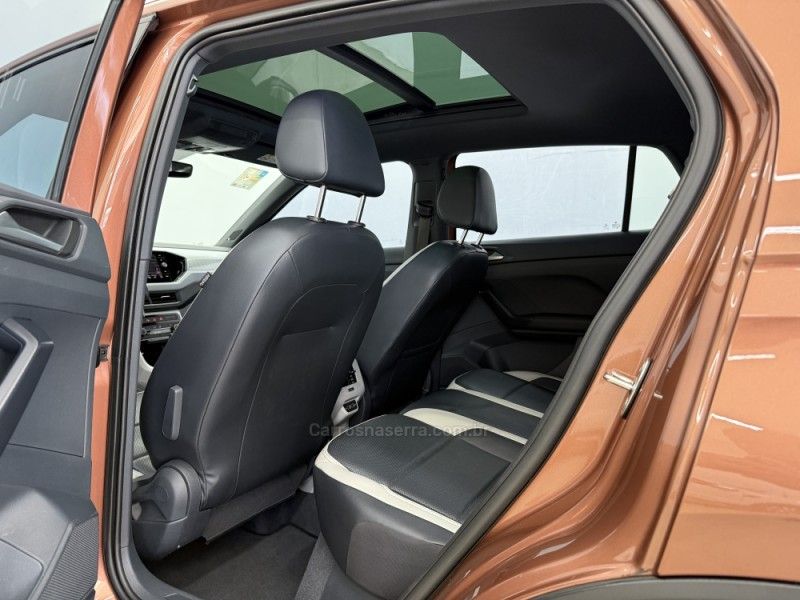 VOLKSWAGEN T-CROSS 1.4 HIGHLINE TSI 16V 2019/2020 FOCAR VEÍCULOS CAXIAS DO SUL / Carros no Vale