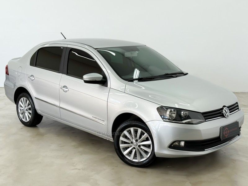VOLKSWAGEN VOYAGE 1.6 MI COMFORTLINE 8V 2015/2016 FOCAR VEÍCULOS CAXIAS DO SUL / Carros no Vale