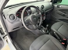 VOLKSWAGEN VOYAGE 1.6 MI COMFORTLINE 8V 2015/2016 FOCAR VEÍCULOS CAXIAS DO SUL / Carros no Vale