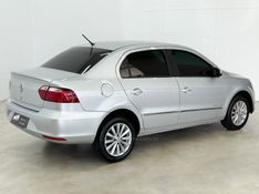 VOLKSWAGEN VOYAGE 1.6 MI COMFORTLINE 8V 2015/2016 FOCAR VEÍCULOS CAXIAS DO SUL / Carros no Vale