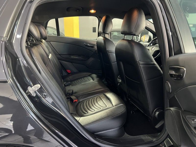 FIAT BRAVO 1.8 BLACKMOTION 16V AUTOMATIZADO 2016/2016 PRIME MULTIMARCAS CAXIAS DO SUL / Carros no Vale