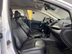 FORD FIESTA 1.6 TITANIUM SEDAN 16V 2014/2014 PRIME MULTIMARCAS CAXIAS DO SUL / Carros no Vale
