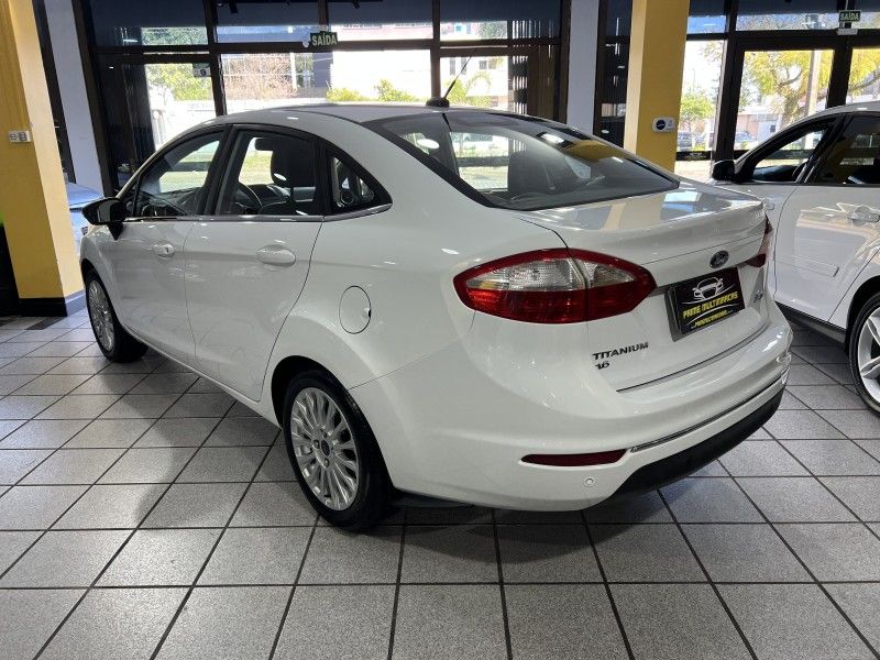 FORD FIESTA 1.6 TITANIUM SEDAN 16V 2014/2014 PRIME MULTIMARCAS CAXIAS DO SUL / Carros no Vale