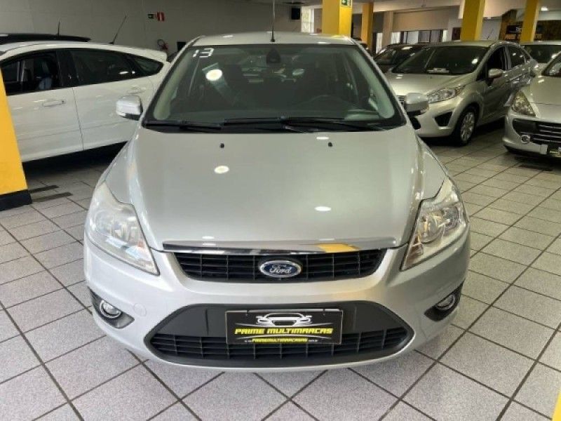 FORD FOCUS 2.0 16V 2013/2013 PRIME MULTIMARCAS CAXIAS DO SUL / Carros no Vale