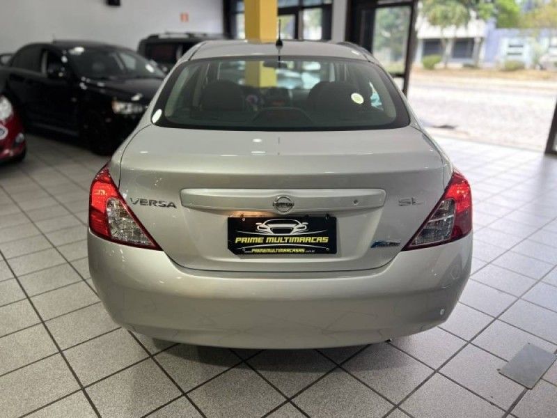 NISSAN VERSA 1.6 16V SL 2013/2013 PRIME MULTIMARCAS CAXIAS DO SUL / Carros no Vale