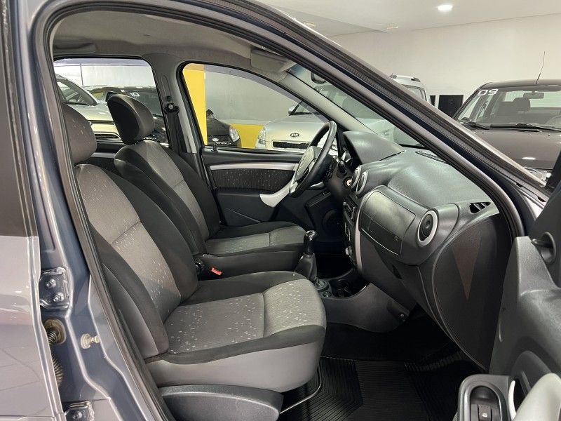 RENAULT LOGAN 1.6 EXPRESSION 8V 2011/2011 PRIME MULTIMARCAS CAXIAS DO SUL / Carros no Vale