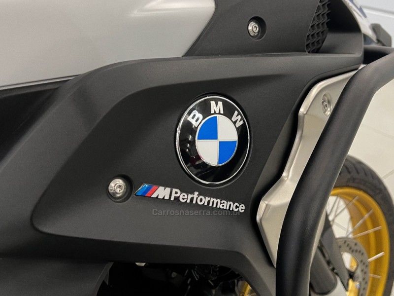 BMW R 1250 GS PREMIUM EDIÇÃO ESPECIAL 2022/2022 ÓTIMA CAR FLORES DA CUNHA / Carros no Vale