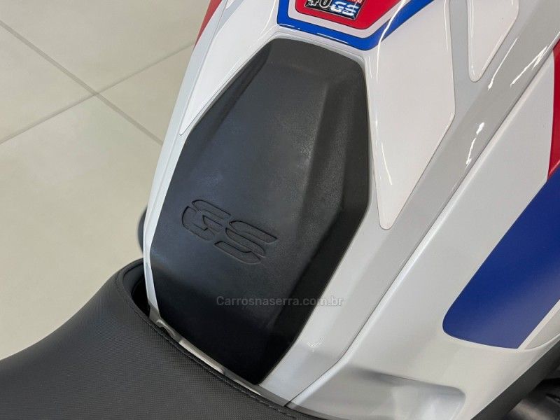 BMW R 1250 GS PREMIUM EDIÇÃO ESPECIAL 2022/2022 ÓTIMA CAR FLORES DA CUNHA / Carros no Vale