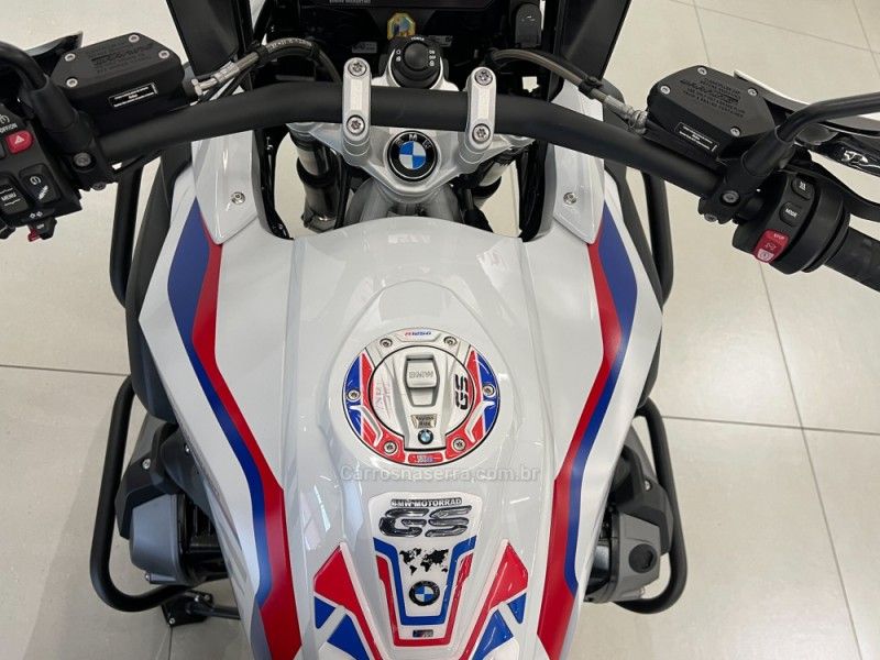 BMW R 1250 GS PREMIUM EDIÇÃO ESPECIAL 2022/2022 ÓTIMA CAR FLORES DA CUNHA / Carros no Vale