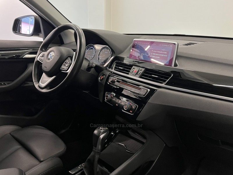 BMW X1 2.0 16V TURBO ACTIVEFLEX SDRIVE20I X-LINE 2019/2019 ÓTIMA CAR FLORES DA CUNHA / Carros no Vale