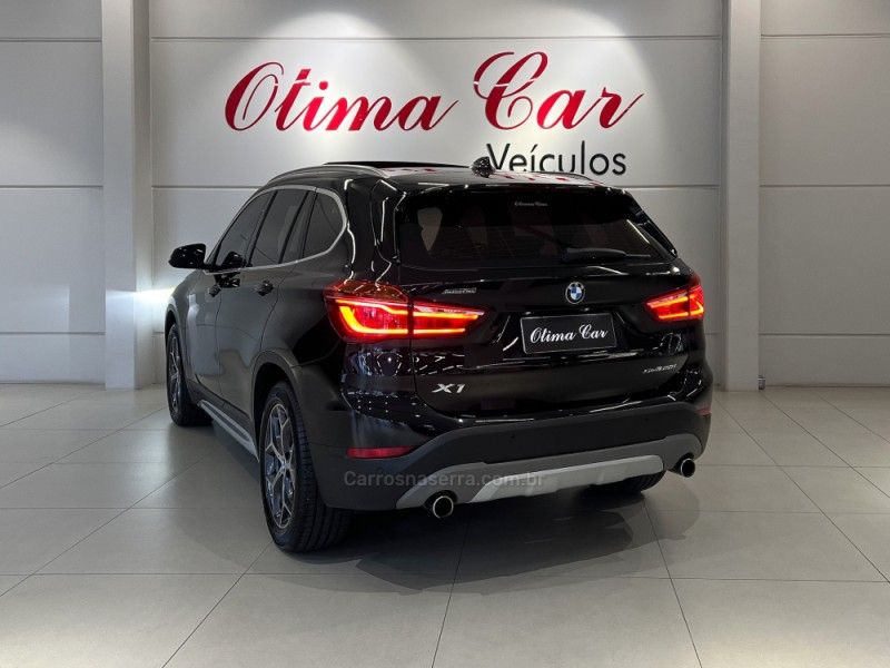 BMW X1 2.0 16V TURBO ACTIVEFLEX SDRIVE20I X-LINE 2019/2019 ÓTIMA CAR FLORES DA CUNHA / Carros no Vale