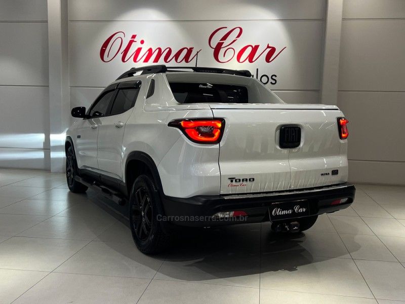 FIAT TORO 2.0 16V ULTRA 4X4 AT9 2023/2023 ÓTIMA CAR FLORES DA CUNHA / Carros no Vale