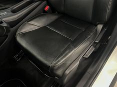 HONDA HR-V 1.8 16V EXL 2016/2016 ÓTIMA CAR FLORES DA CUNHA / Carros no Vale