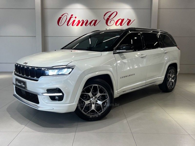 JEEP COMMANDER 1.3 OVERLAND T270 16V 4X2 TURBO 2022/2023 ÓTIMA CAR FLORES DA CUNHA / Carros no Vale