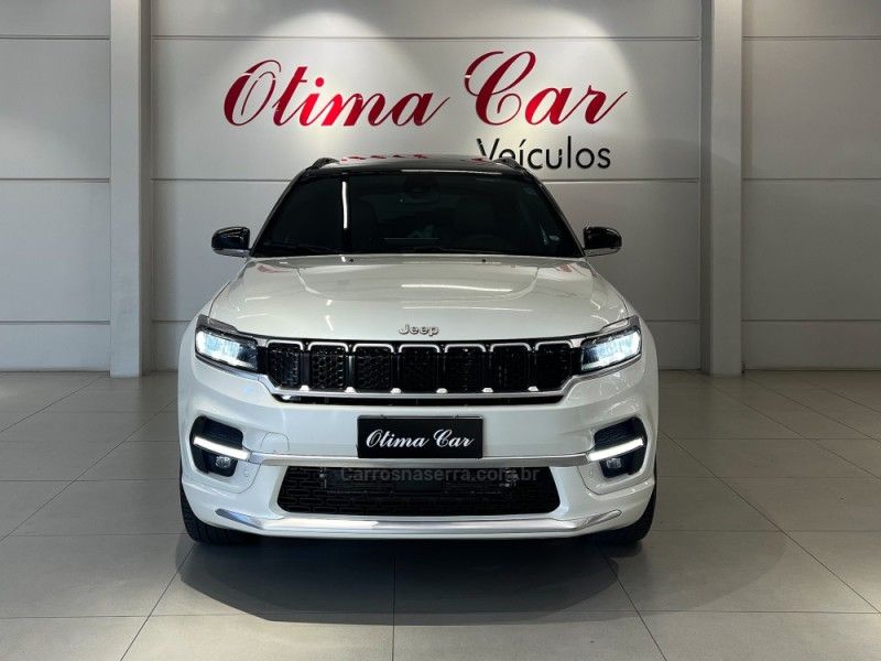 JEEP COMMANDER 1.3 OVERLAND T270 16V 4X2 TURBO 2022/2023 ÓTIMA CAR FLORES DA CUNHA / Carros no Vale