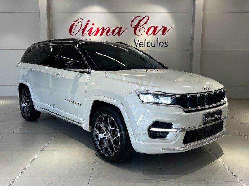 JEEP COMMANDER 1.3 OVERLAND T270 16V 4X2 TURBO 2022/2023 ÓTIMA CAR FLORES DA CUNHA / Carros no Vale