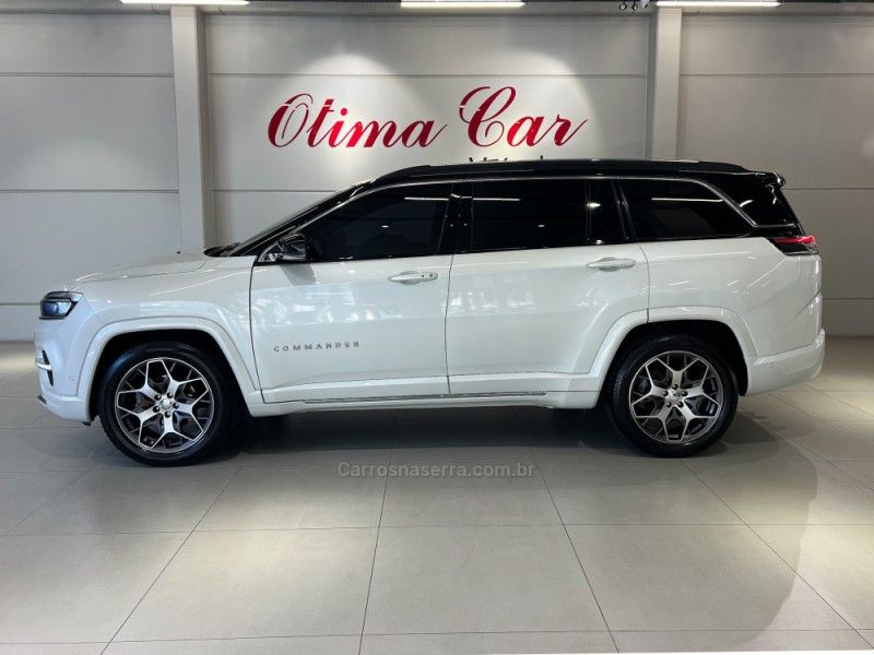 JEEP COMMANDER 1.3 OVERLAND T270 16V 4X2 TURBO 2022/2023 ÓTIMA CAR FLORES DA CUNHA / Carros no Vale