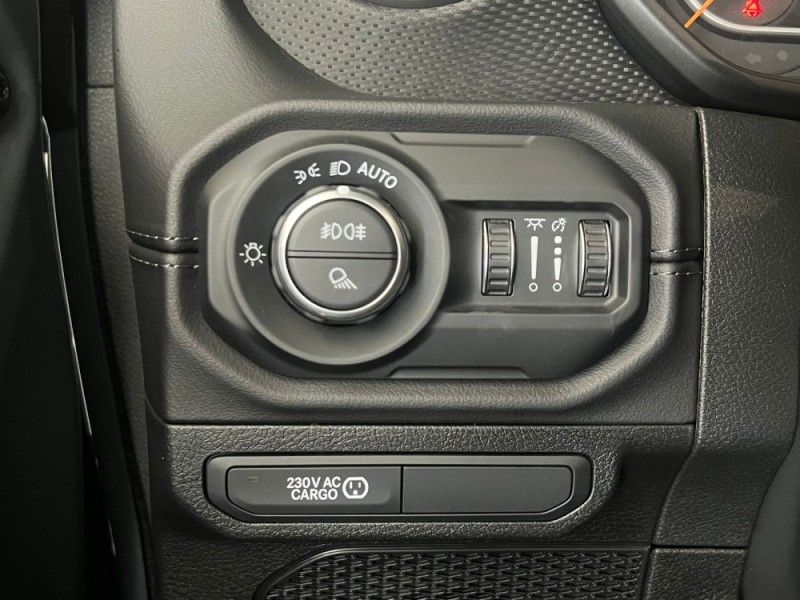 JEEP GLADIATOR 3.6 RUBICON V6 4×4 2024/2024 ÓTIMA CAR FLORES DA CUNHA / Carros no Vale