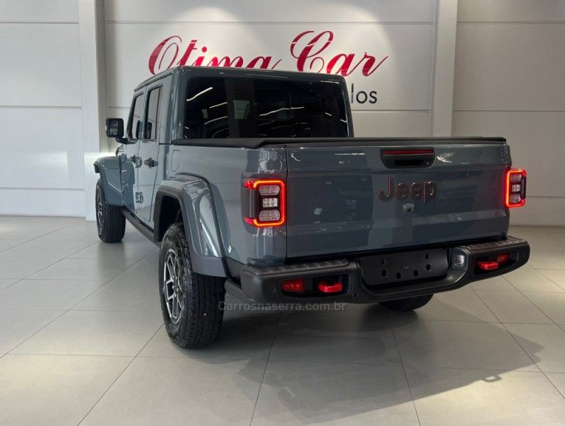 JEEP GLADIATOR 3.6 RUBICON V6 4×4 2024/2024 ÓTIMA CAR FLORES DA CUNHA / Carros no Vale